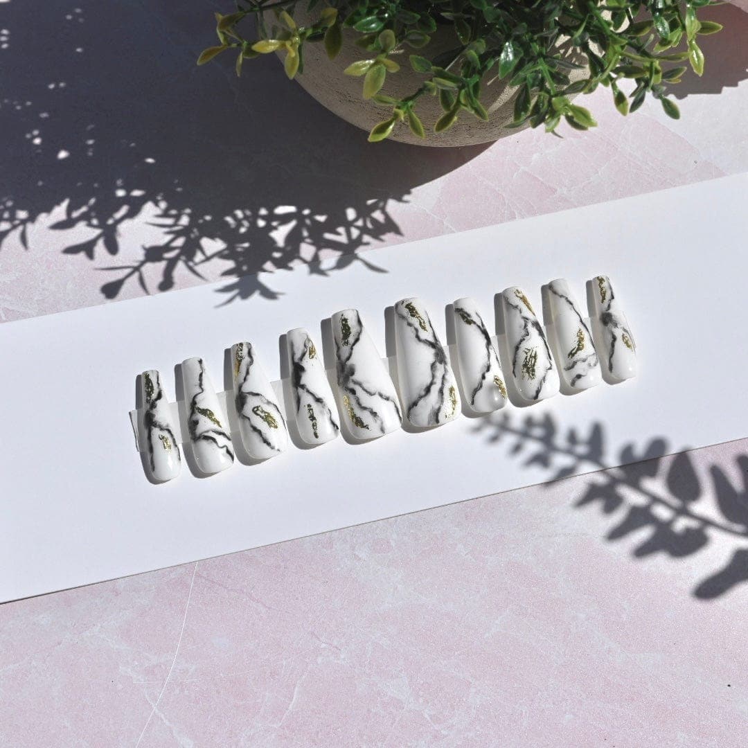 MARBLE DREAMS NAILS + KIT