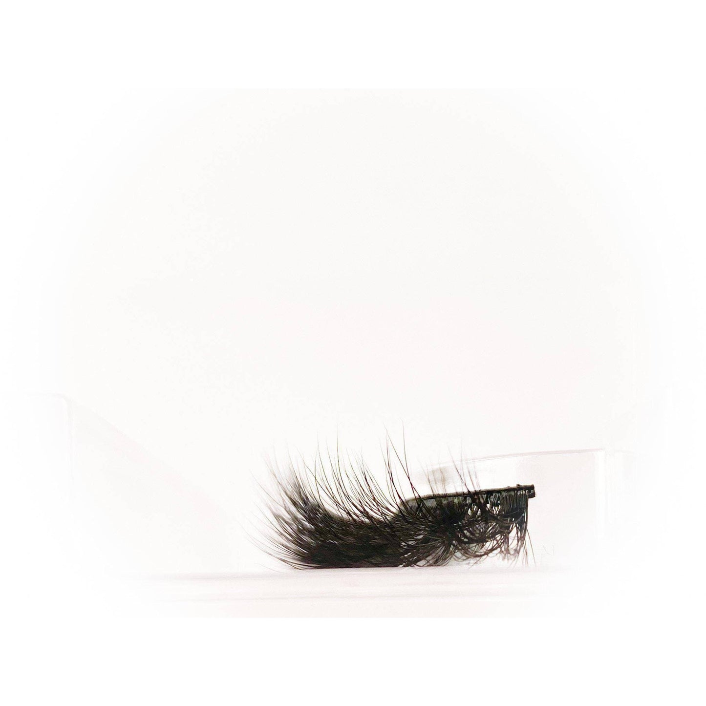 RETAIL THERAPY | luxe vegan lashes - FEMME by Alonna Elaine